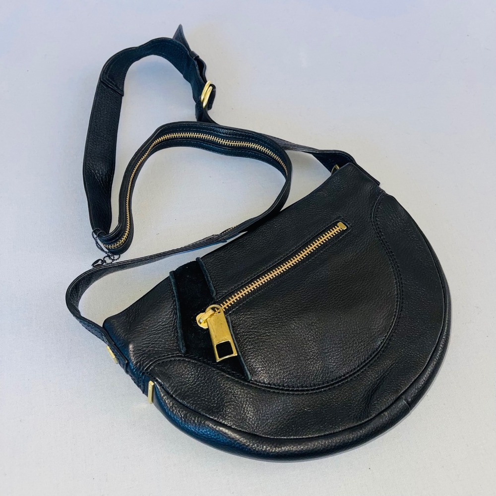 Nixon Black Pebbled Leather Crossbody Bag Gold Hardware Half Moon Saddle Bag